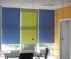 Рулонные шторы в офисе Курска